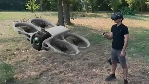 Massimiliano Zeuli sta pilotando il DJI Avata 360